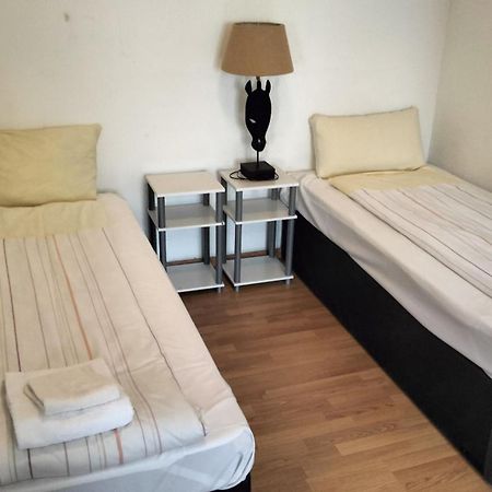 Praktische City Apartments Direkt Am Hauptbahnhof Neumuenster Ngoại thất bức ảnh