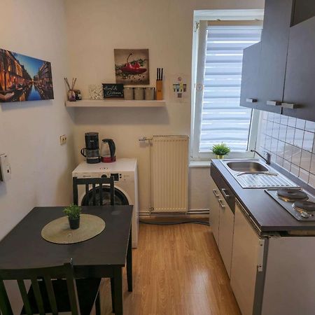Praktische City Apartments Direkt Am Hauptbahnhof Neumuenster Ngoại thất bức ảnh