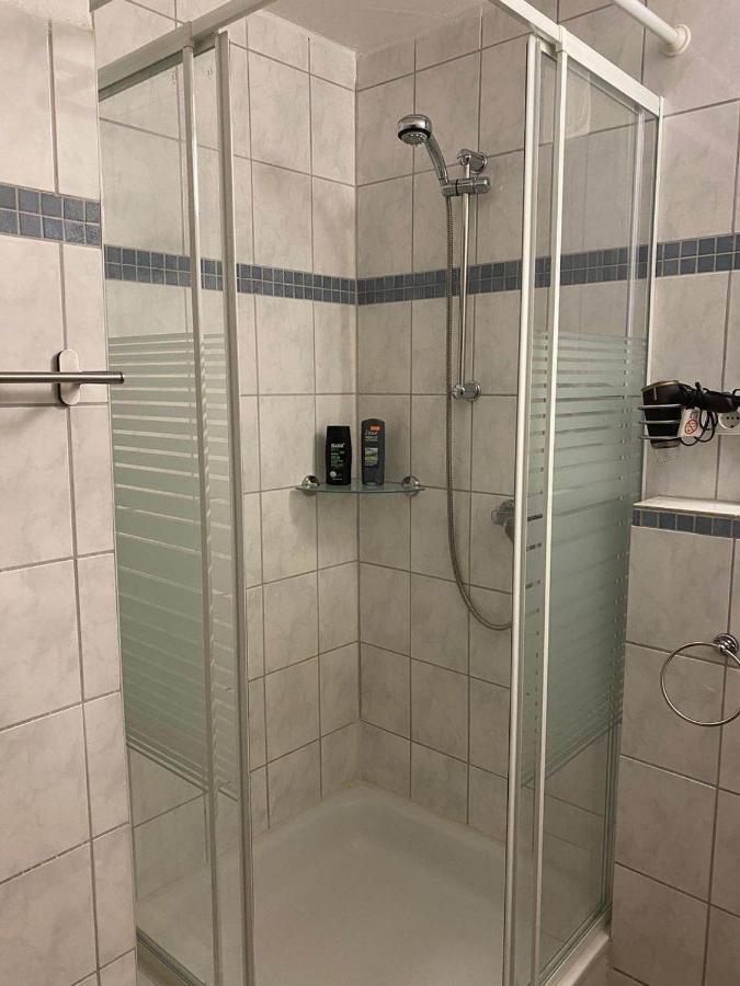 Praktische City Apartments Direkt Am Hauptbahnhof Neumuenster Ngoại thất bức ảnh