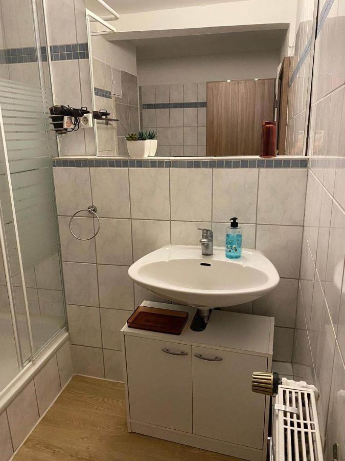 Praktische City Apartments Direkt Am Hauptbahnhof Neumuenster Ngoại thất bức ảnh