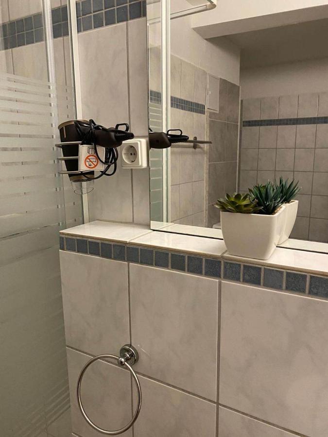 Praktische City Apartments Direkt Am Hauptbahnhof Neumuenster Ngoại thất bức ảnh