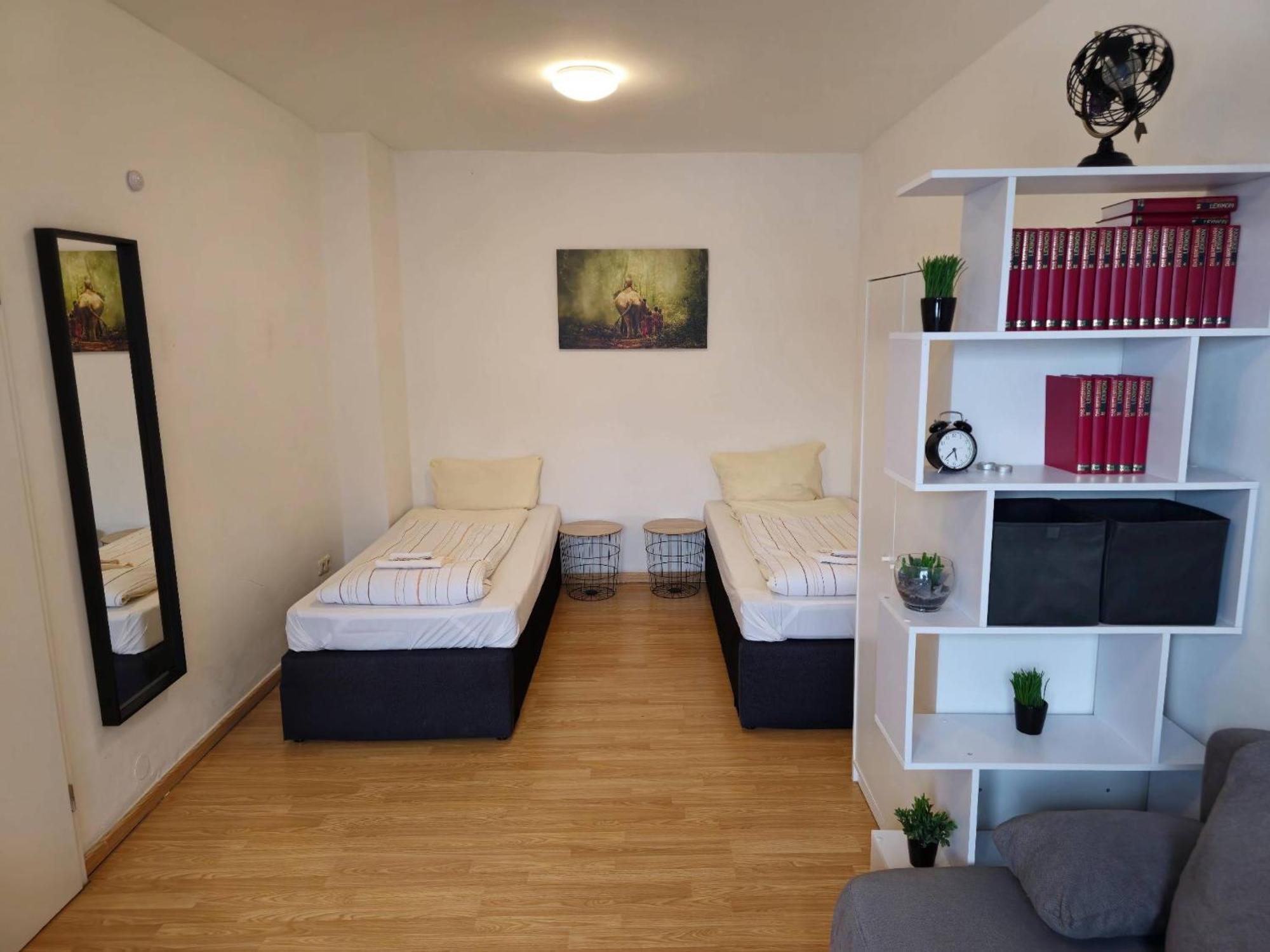 Praktische City Apartments Direkt Am Hauptbahnhof Neumuenster Ngoại thất bức ảnh