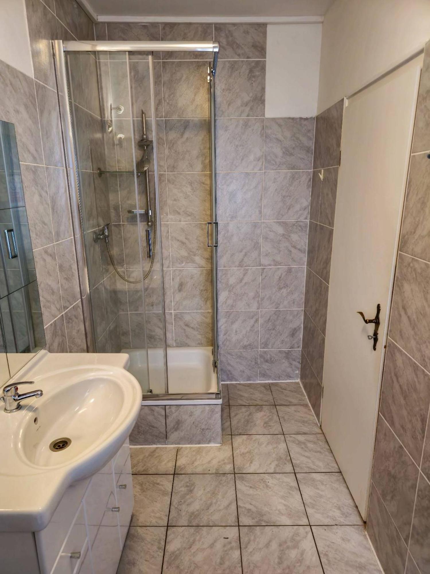 Praktische City Apartments Direkt Am Hauptbahnhof Neumuenster Ngoại thất bức ảnh