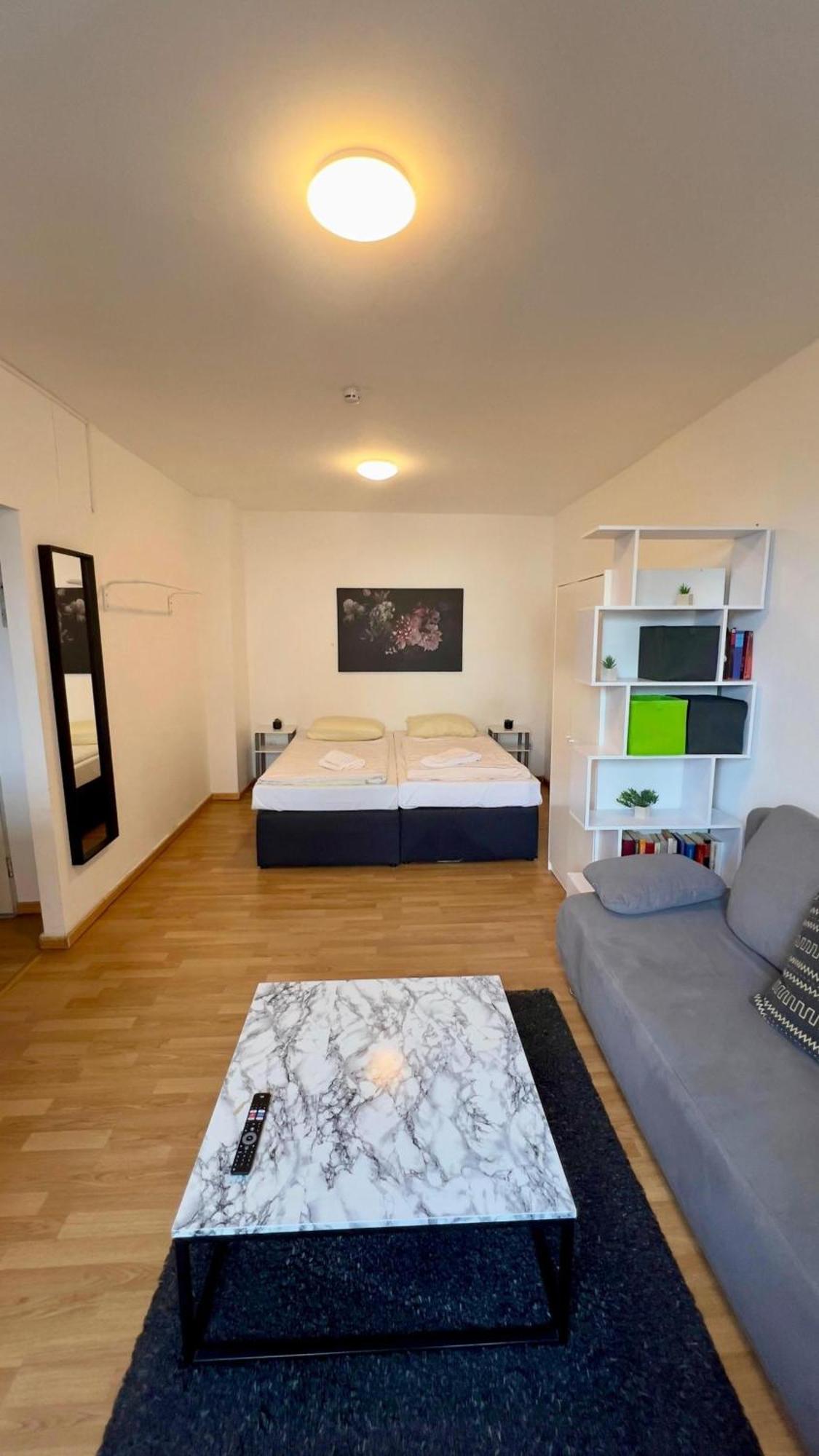 Praktische City Apartments Direkt Am Hauptbahnhof Neumuenster Ngoại thất bức ảnh