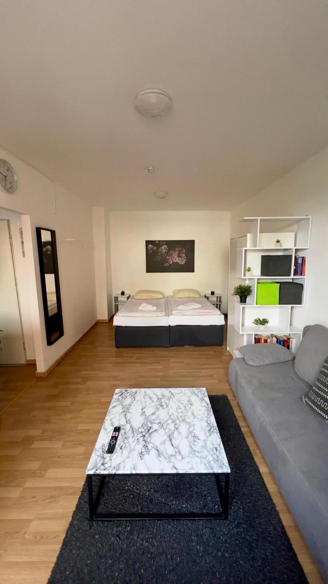 Praktische City Apartments Direkt Am Hauptbahnhof Neumuenster Ngoại thất bức ảnh
