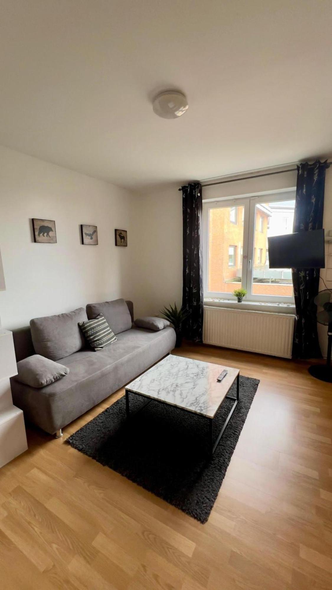 Praktische City Apartments Direkt Am Hauptbahnhof Neumuenster Ngoại thất bức ảnh